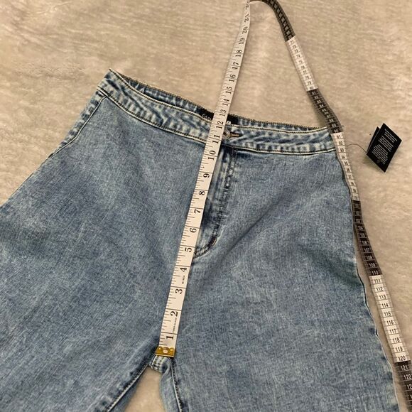 New Fashion Nova Womens Acid Wash Denim High Waisted Straight Jeans Size 11 Pant - Picture 6 of 8